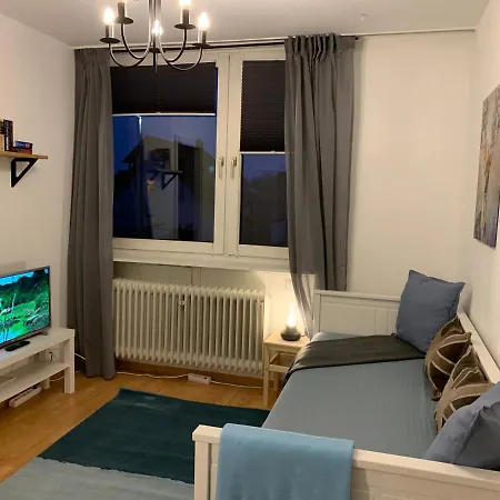 Haus Am Stadtrand Mit Super Verbindung In *