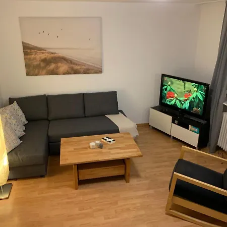 Haus Am Stadtrand Mit Super Verbindung In Prázdninový dům