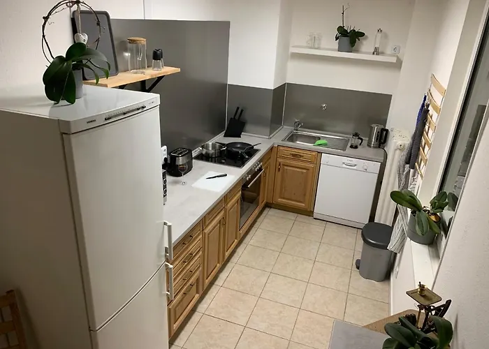 Haus Am Stadtrand Mit Super Verbindung In קאסל