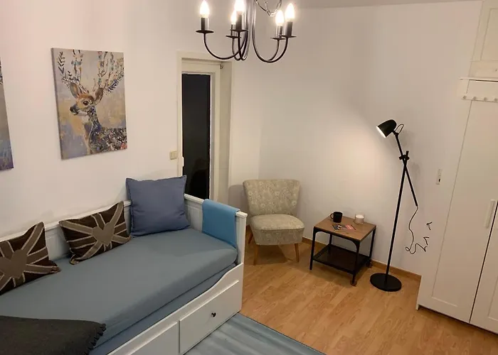 Haus Am Stadtrand Mit Super Verbindung In *